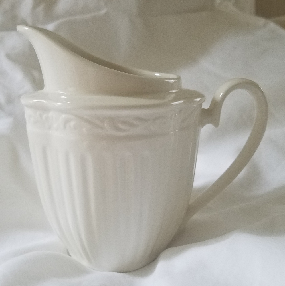 Mikasa Italian Countryside Creamer
